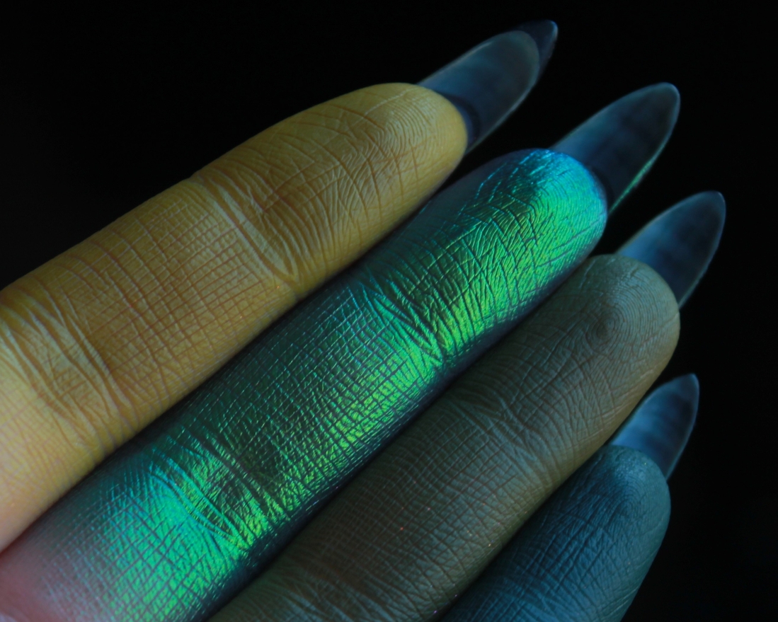 Синий перелив Exquisite Beauty.