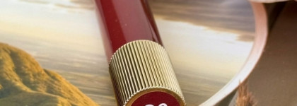 Не совсем шоколадный, но очень приятный оттенок на каждый день. Помада-бальзам Vivienne Sabo Glossy Lip Balm La La Laque в оттенке 06 Chocolat