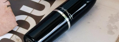 Лучшая помада на каждый день: MAC Lustreglass в оттенке 540 Thanks, IT'S M∙A∙C