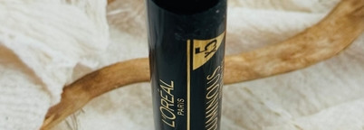 Несколько взмахов туши для ресниц L'Oreal Paris Voluminous Carbon Black и ресницы выглядят прекрасно