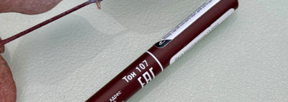 Карандаш для бровей Belor Design Party Eyebrow Pencil в оттенке 107 тауп, который я применяю не по прямому назначению