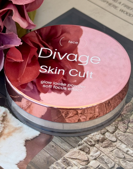 Лучшая для меня рассыпчатая пудра с эффектом мягкого фокуса: Divage Skin Cult Glow Loose Powder