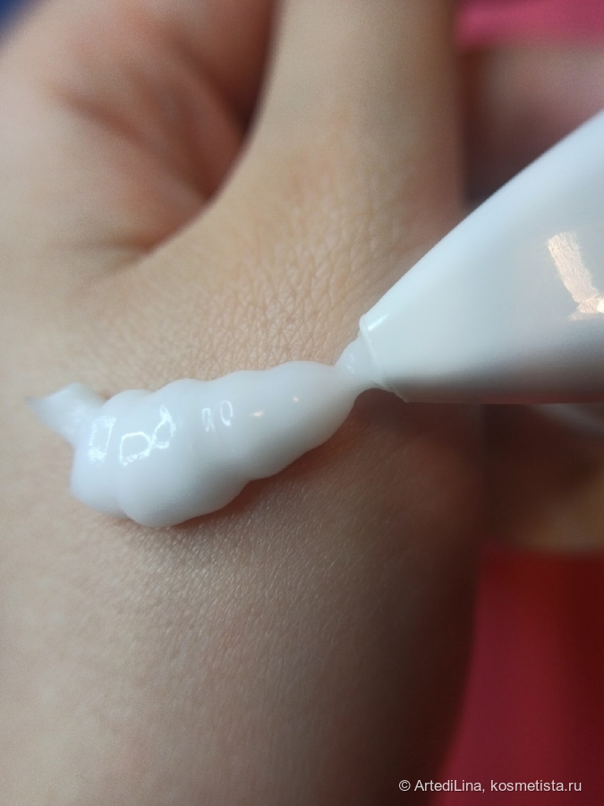 Консистенция Masstige Cream Moisturizing for hands with vitamins