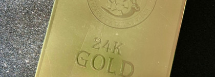 Прекрасная тканевая маска для лица Elizavecca "24k Gold Water Dual Snail Mask Pack"