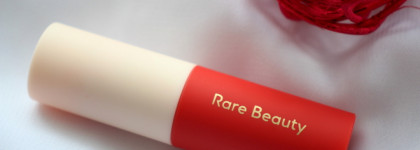 Lip Souffle Matte Cream от Rare Beauty в оттенке Inspire: вдохновляющая и такая любимая