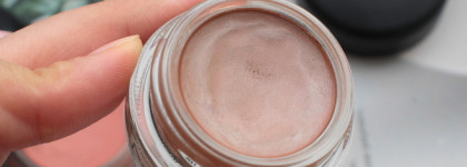 Знаменитые Paint Pots от MAC: оттенки Art Thera-Peach и Groundwork