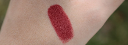 Mac Mini Lipstick Matte в оттенке Chili и макияж под красную помаду