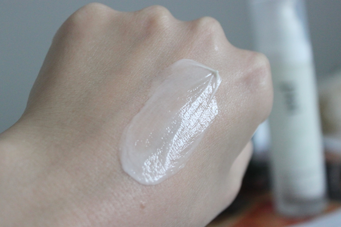 Текстура крема для лица Pai Skincare с авокадо.