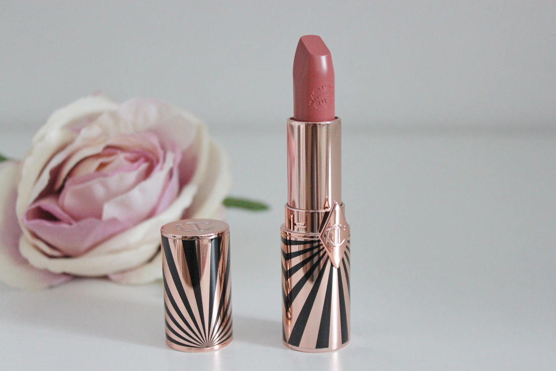 Помада Charlotte Tilbury Hot Lips 2 In love with Olivia.