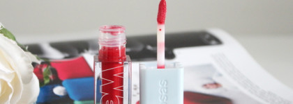 Опилки? Или Kosas Wet Lip Oil Gloss, в оттенке Jaws