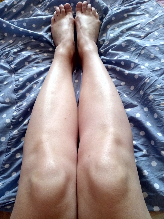 Так выглядят сейчас мои ноги с расстояния полметра, последняя процедура была в конце апреля