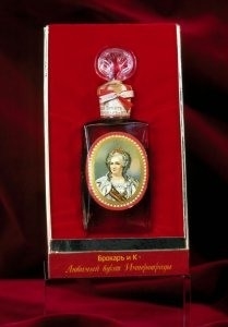 Духи "Букет императрицы". Источник фото-интернет. Кстати, на коробочке изображена императрица Екатерина II.