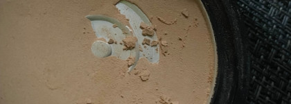 The Body Shop Matte Clay Powder в оттенке 015: неплохая матирующая пудра в отвратительном футляре