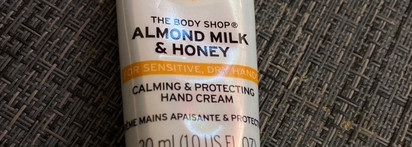 Крем для рук с волшебным запахом Almond Milk and Honey от The Body Shop