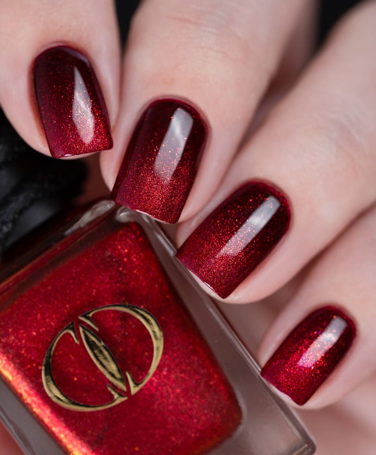 Так лак выглядит под топом