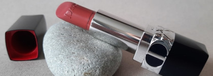 Комфортный нюд с помадой Dior Rouge Dior Couture Colour в оттенке Рандеву