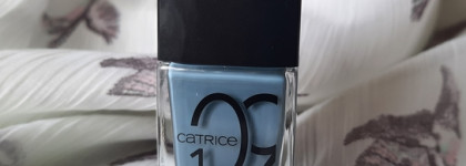 Фантасмагория в цвете с лаком Catrice Iconails в оттенке 109 Sneakers & Denim