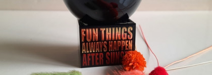Fun Things Always Happen After Sunset By Kilian: очаровательный бильярдный шарик с интригующим названием
