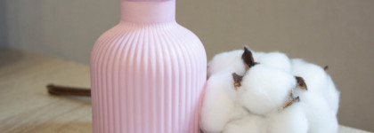 Мода на глянец: помада-блеск Darling wet kiss в оттенке 01 Lip Fondue