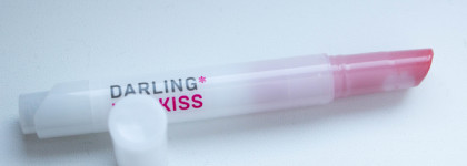 Мода на глянец: помада-блеск Darling wet kiss в оттенке 01 Lip Fondue