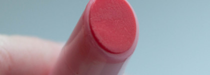 Мода на глянец: помада-блеск Darling wet kiss в оттенке 01 Lip Fondue