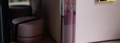 Палочки твикс: блески для эффекта стеклянных губ Rom&nd Glasting Color Gloss в оттенках 03 Rose Finch и 05 Dim Mauve