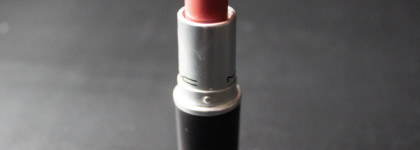 Казнить нельзя помиловать. Помада Mac satin lipstick в оттенке 802 brave