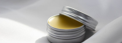 Забота о руках с бальзамическим воском для укрепления ногтей от Russo Fabelo