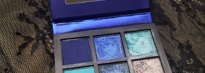 HudaBeauty на минималках. Обзор на палетку Sapphire Obsessions от Farres cosmetics