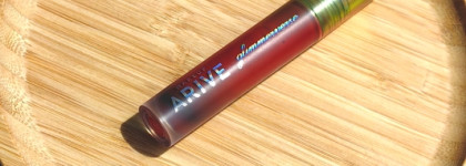 Сочный нюд на каждый день с блеском-желе Arive Makeup Glimmerverse Thirst Aid Lip Gelee в оттенке 06 Cherry Fizz