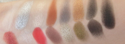 Glass Black Ice Shadow Palette by Makeup Revolution: смоки, гранж и "дайте мне ее потрогать"