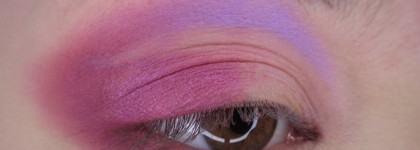 Фотоурок по запросу: несложный, но эффектный цветной макияж с элементом "cut crease"