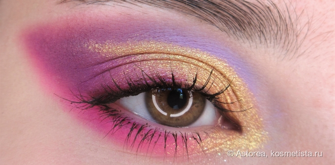 Фотоурок по запросу: несложный, но эффектный цветной макияж с элементом "cut crease"