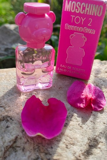 Moschino Toy 2 Bubble Gum - один из моих парфюмерных фаворитов для поднятия настроения