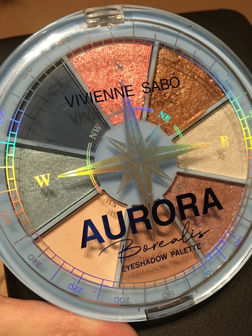 Нежная новинка от Vivienne Sabo - палетка теней Aurora Borealis (в ...