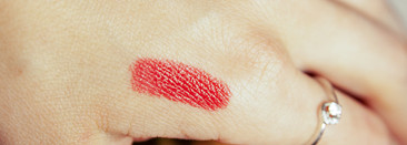 Изчезнуть красиво: помада Clinique Pop lip colour + primer в цвете 07 Passion pop