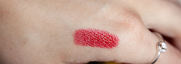 Изчезнуть красиво: помада Clinique Pop lip colour + primer в цвете 07 Passion pop