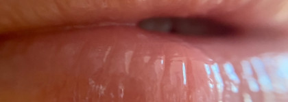 «Золотой» бальзам для губ от Huda Beauty silk balm в оттенке Blush