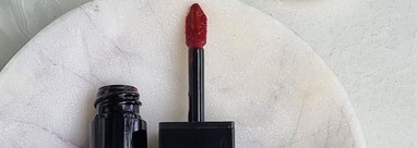Люксовая лаковость с помадой Yves Saint Laurent Vinyl Cream 420 Chili Vibration