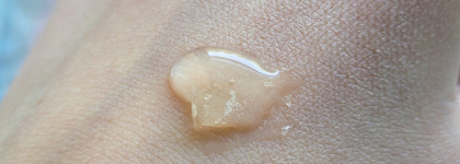 Косметичка в отпуск: уход, декоративка и кисти