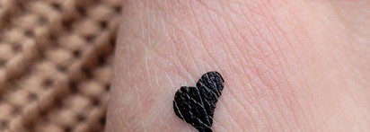 Построй свою стрелку! Подводка-фломастер RBG Russian Beauty Guru «Черная Москва»