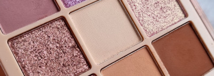 Скучная Huda Beauty Light Nude Obsessions Eyeshadow Palette