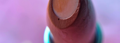 Сомнительно, но окэй. 10 оттенков матовой губной помады "СуперУвлажнение" от Avon