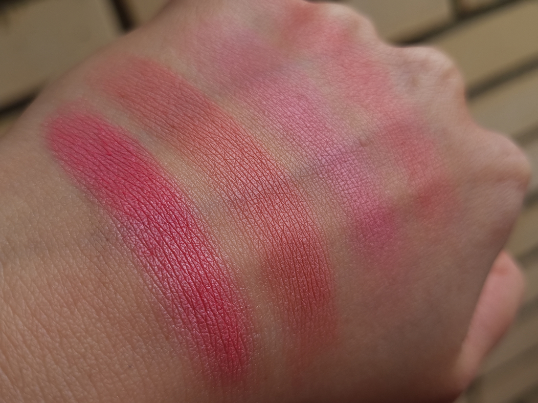 Слева-направо: Catrice Dahlia Blossom; B.color baked Blush 03; TheBalm Instain, Benefit California