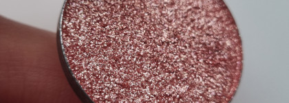 Ваше розовое сиятельство. Спаркл для нежного и романтичного макияжа Bernovich Sparkle x36