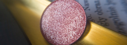 Ваше розовое сиятельство. Спаркл для нежного и романтичного макияжа Bernovich Sparkle x36