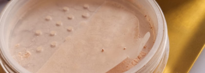 Сияющая пудра с эффектом мягкого фокуса Divage Skin Cult Glow Loose powder soft focus effect