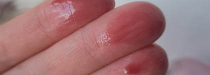 Губы, как сок. Самый красивый блеск за последнее время: Elian Russia Boost Up Lip Gloss #2 Blackberry