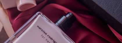 Аромат тела и пудры. Парфюмерная вода Narciso Rodriguez For Her Eau de Parfum