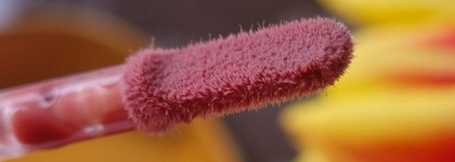 Идеальные губы для весны! Блеск-баттер для губ Funky Monkey Butter gloss в розово-бежевом оттенке 02